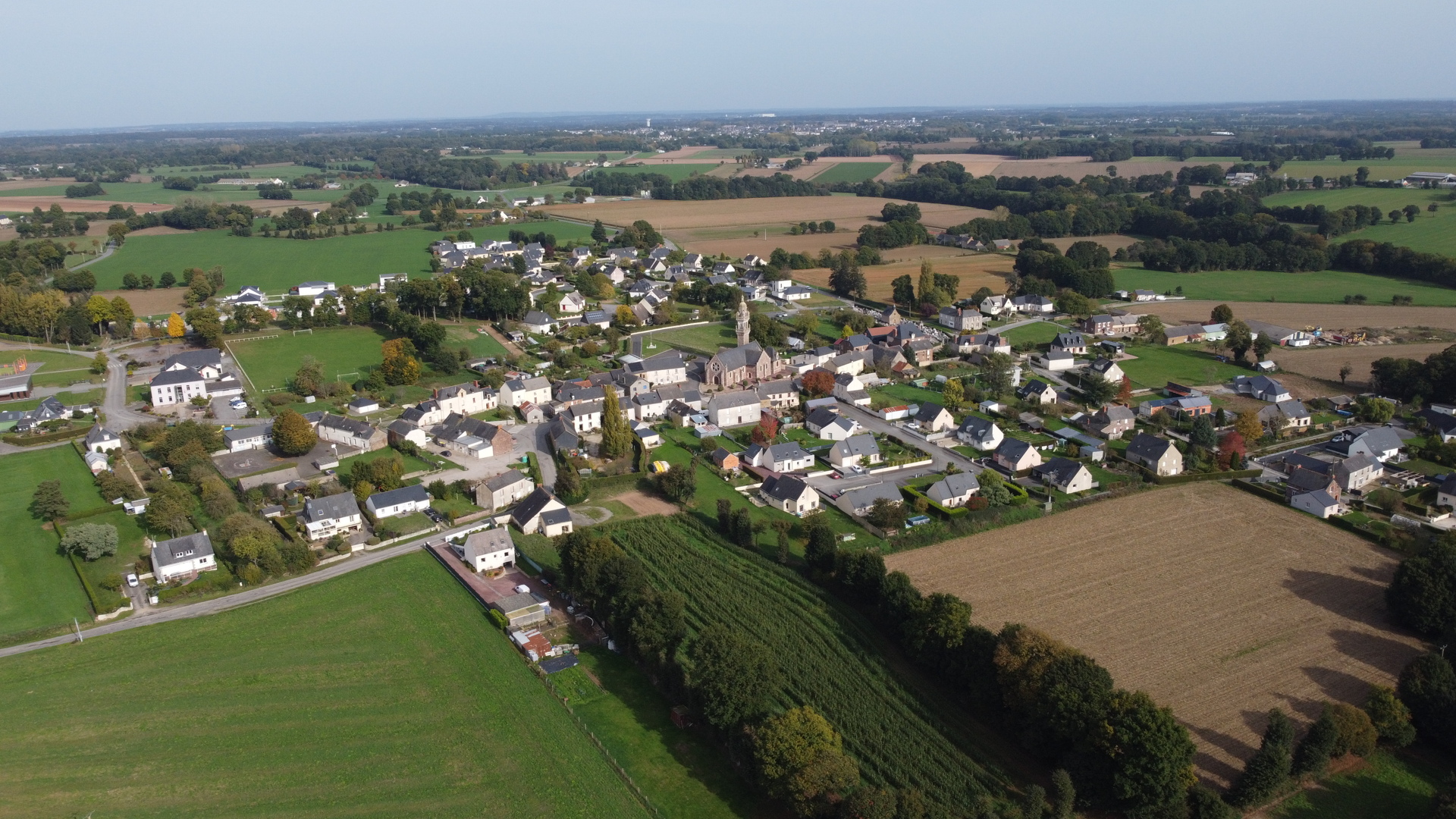 Centre-bourg de Loscouët-sur-Meu vu du ciel